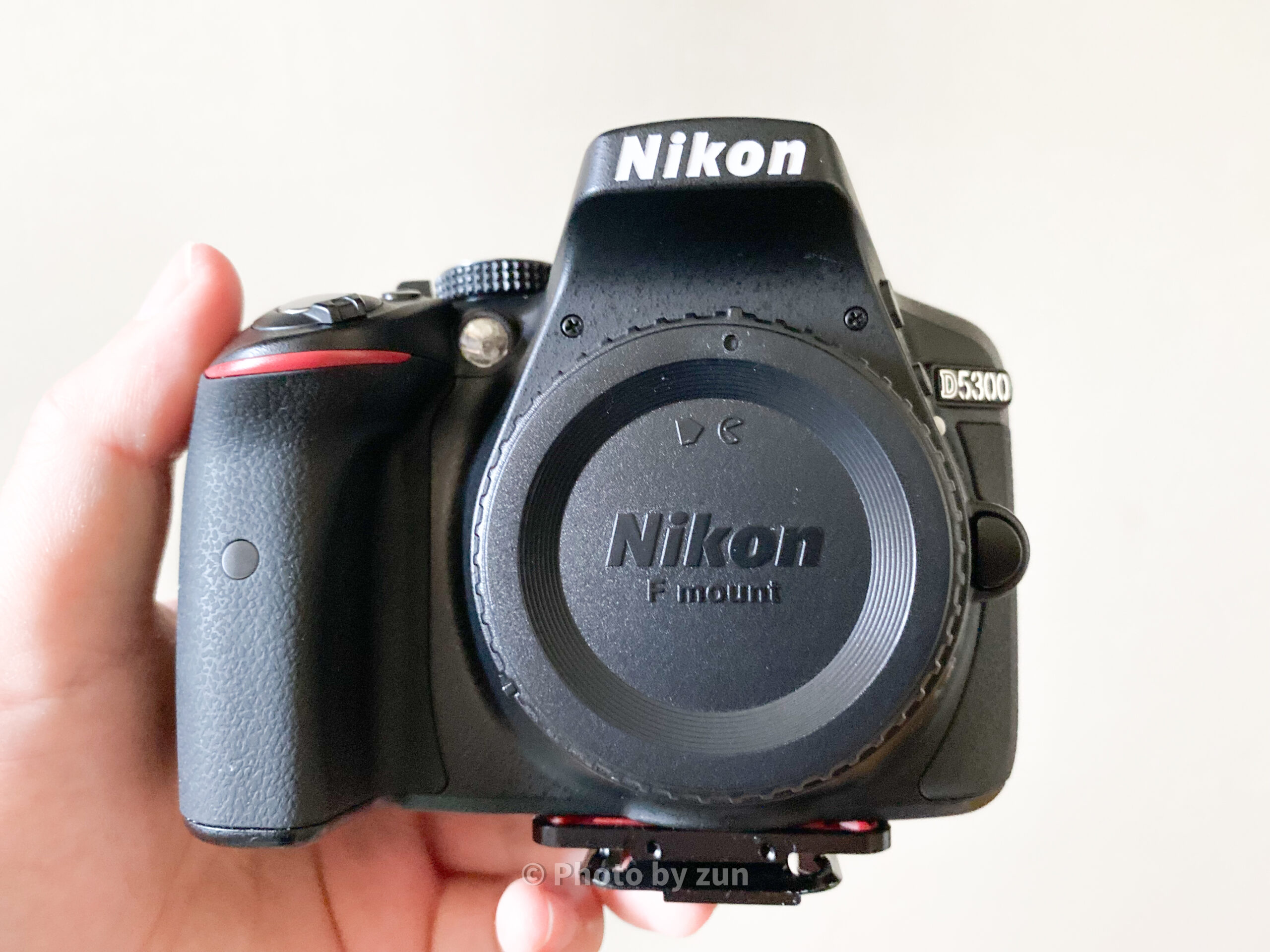 Nikon D5300 (ボタン動作効きにくいです) Nikon D5300 (ボタン動作効きにくいです) 基本部分のSONY不思議