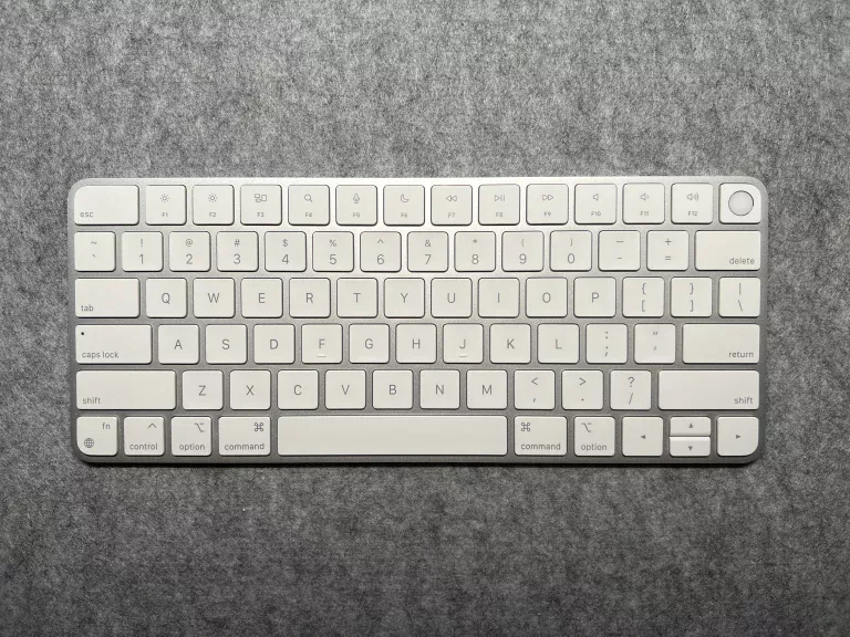 AppleマジックキーボードUS配列をレビュー MacBookとの使い心地を徹底 