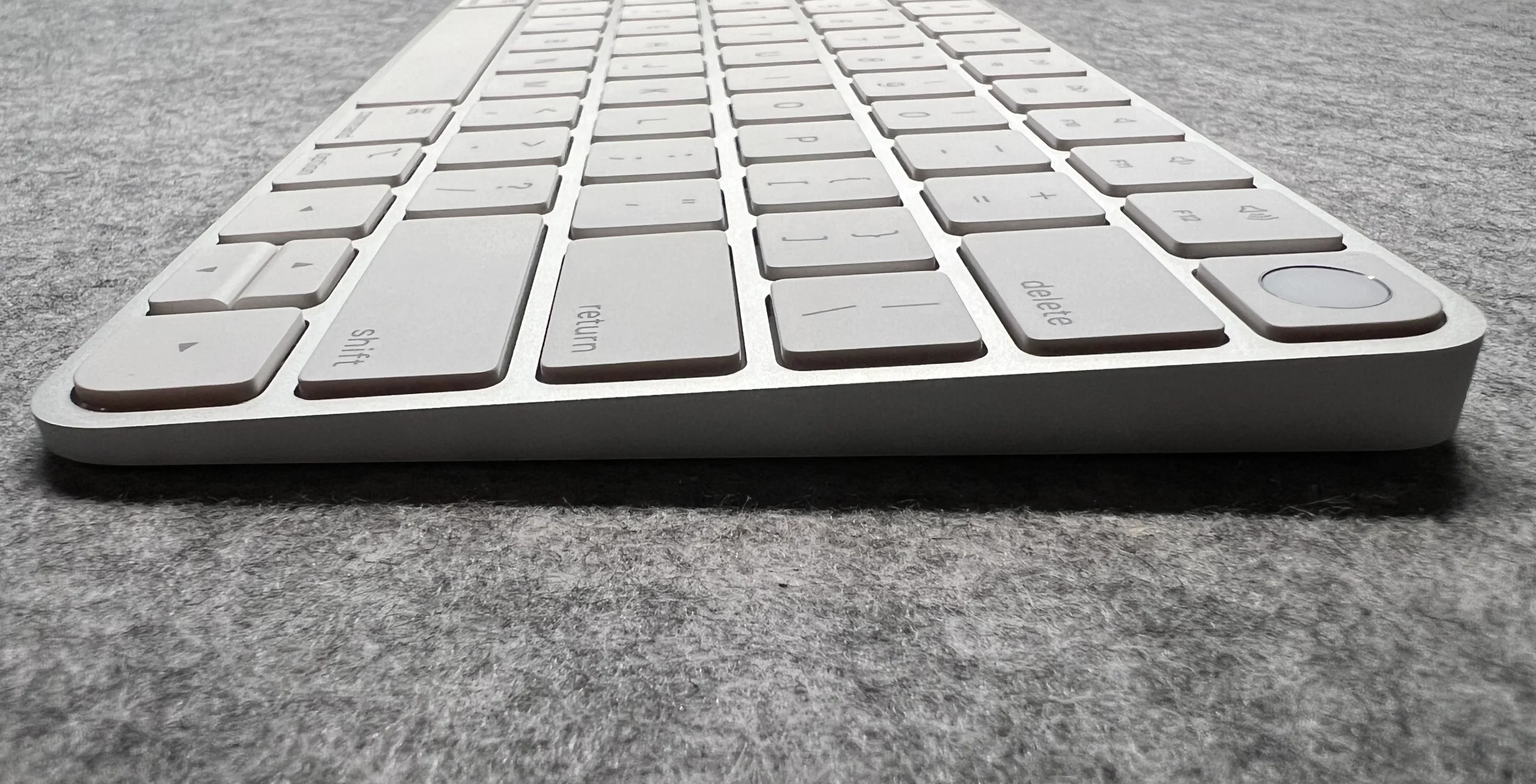 AppleマジックキーボードUS配列をレビュー MacBookとの使い心地